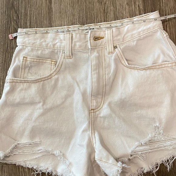 Cotton on high rise mom shorts white denim with contrast stitching 4 US - Picture 5 of 7